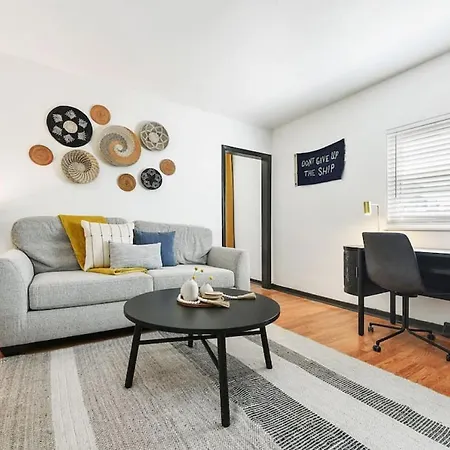 Hostwise Stays - The Butler - Prime 1Br Butler St Apt, Across From Umami