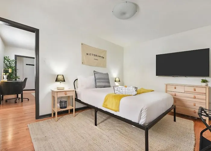 Hostwise - The Butler - Prime 1br Butler St Apt, Across From Umami Apartment